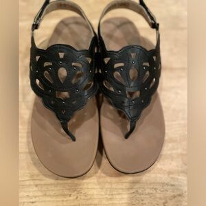 NWOT Rockport Women’s Black Brown Leather silver metallic stud sandals 10